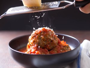 20150107-italian-american-meatballs-vicky-wasik-29